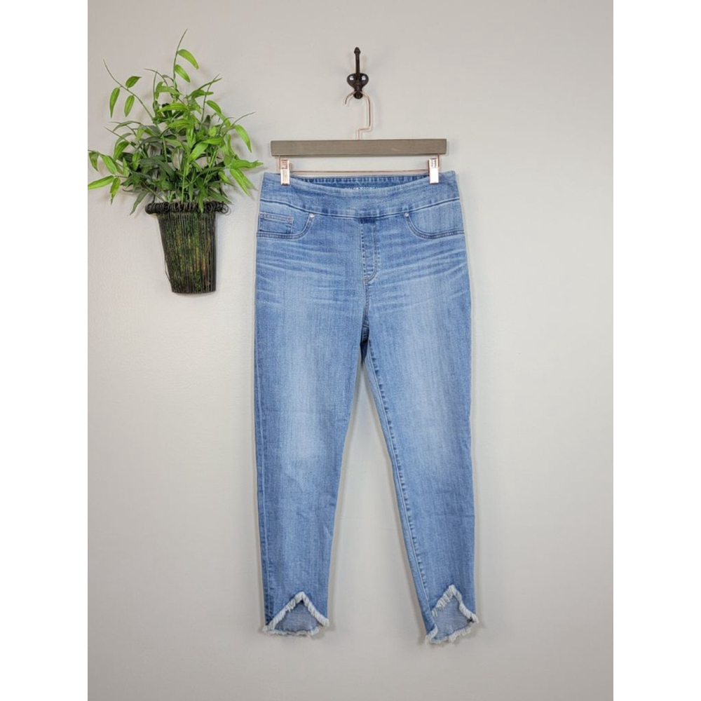 NWOT Chico's 8 Pull On Skinny Capri Jeans Jeggings Ankle Light Blue Wash Raw Hem